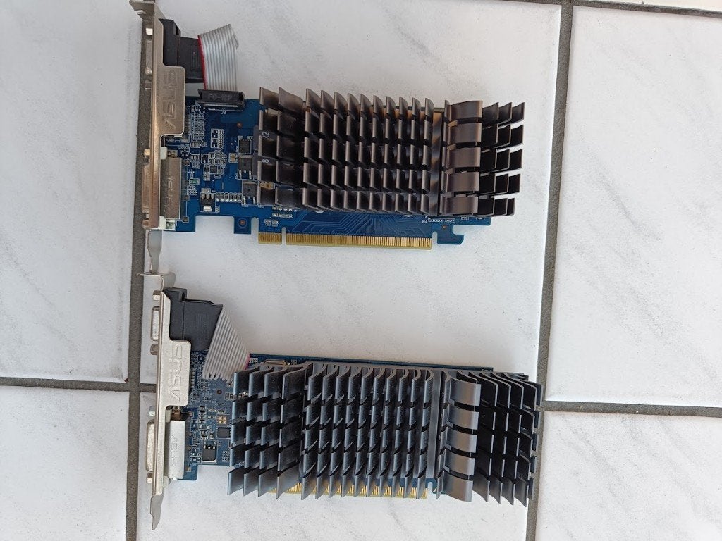 Silent ASUS Videokaarten (GT 610 & GT 210) – 1GB – HDMI/DVI, Computers en Software, Gebruikt, GDDR3, HDMI, Ophalen of Verzenden