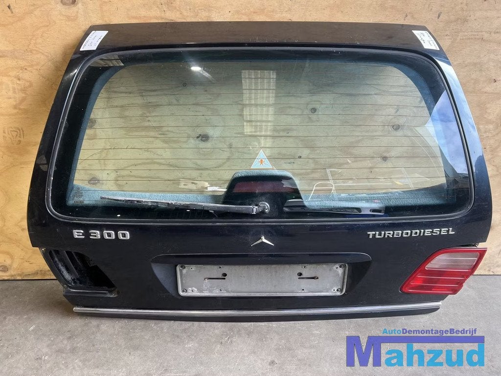 MERCEDES E KLASSE S210 T-MODEL achterklep 1996-2003, Autos : Pièces & Accessoires, Mercedes-Benz, Utilisé, Mercedesstrasse 120
70372  Stuttgart, DE