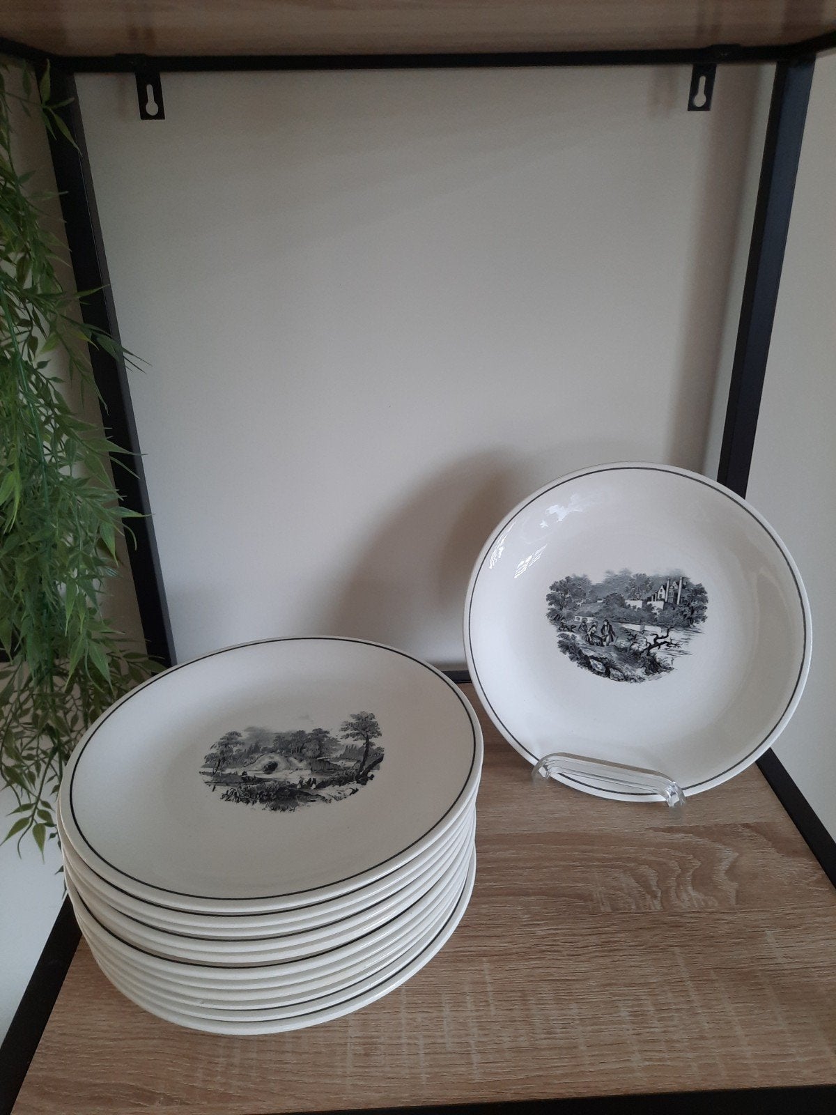 Assiettes de salle à manger art déco anciennes Boch., Antiquités & Art, Enlèvement ou Envoi