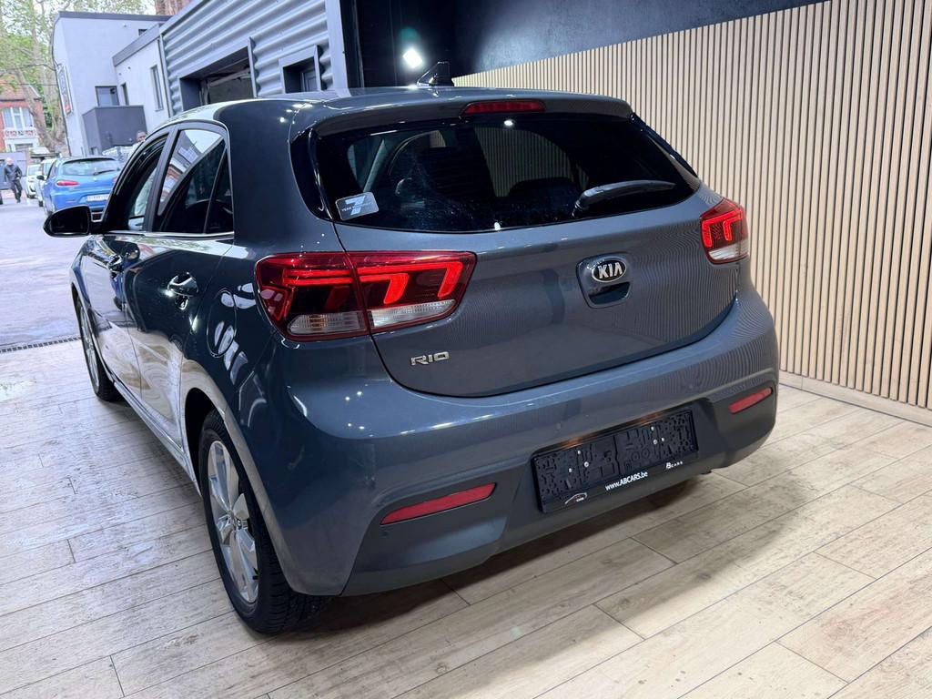 Kia Rio 1.2i * GARANTIE 12 MOIS * 1ER PROPRIÉTAIRE *, Auto's, Kia, 116 g/km, Stof, Gebruikt, 4 cilinders