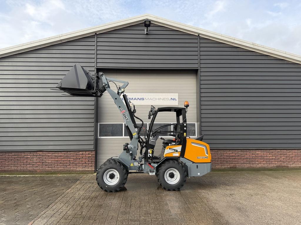 Giant G2700 HD minishovel / kniklader NIEUW 110 cm breed €, Tobroco, Info@tobroco.nl, Sprendlingenstraat 57
5061 KM  Oisterwijk, NL