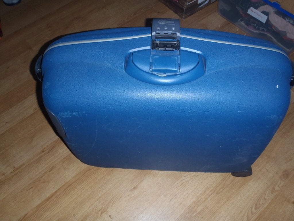 Valise rigide American Tourister, Enlèvement, Utilisé, Plastique dur, Roulettes