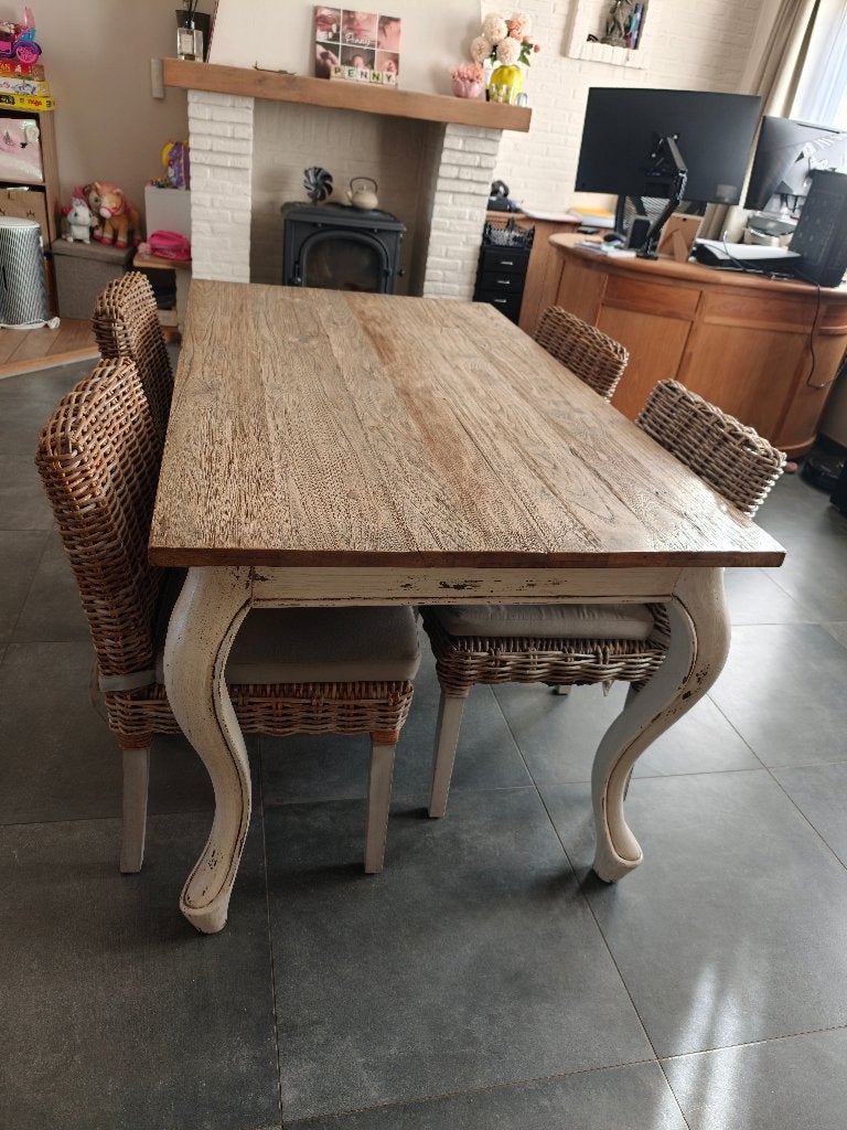 Massief houten eettafel 160cm x 90cm + 4 Rieten zitstoelen., Huis en Inrichting, Tafels | Eettafels, Ophalen, Gebruikt, 50 tot 100 cm