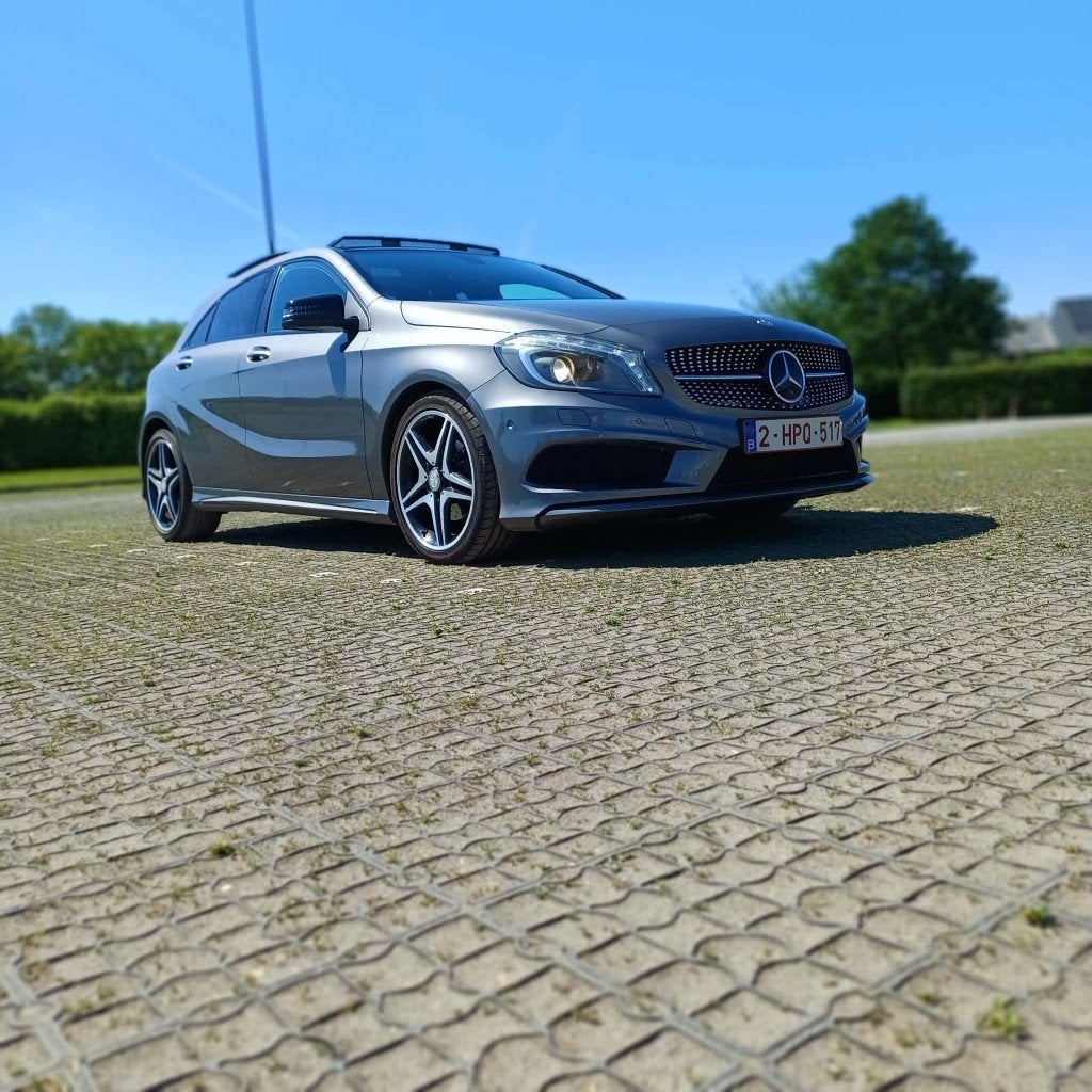 Mercedes A180 AMG, Auto's, Mercedes-Benz, Adaptive Cruise Control, 1600 cc, Leder en Stof, 5 zetels