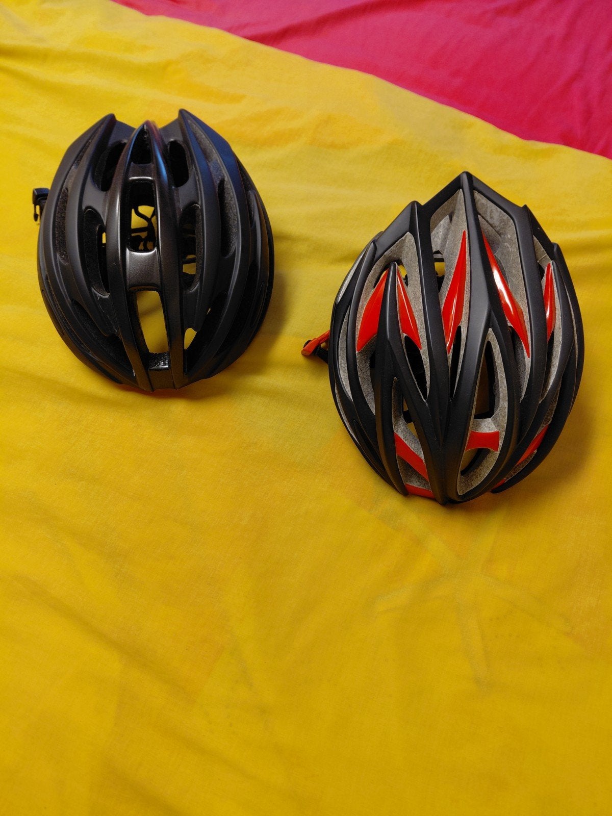 2 fietshelmen zero RH+, Ophalen of Verzenden, Gebruikt, L, Zero rh+