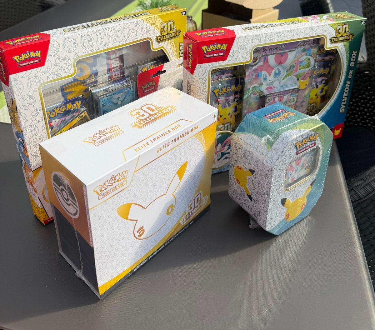 Pokémon 30th anniversary etb en boxen sealed, Enlèvement, Neuf, Booster box