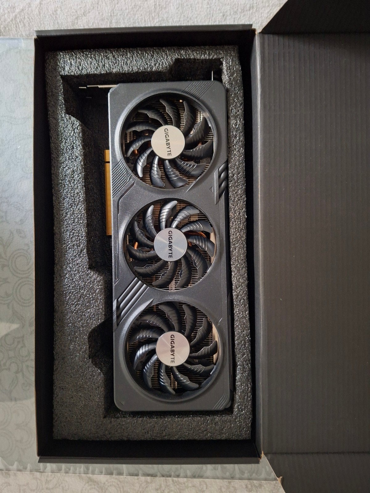 NIEUW AMD gigabyte RX 7600 XT 16GB, Computers en Software, Videokaarten, Ophalen, Zo goed als nieuw, AMD