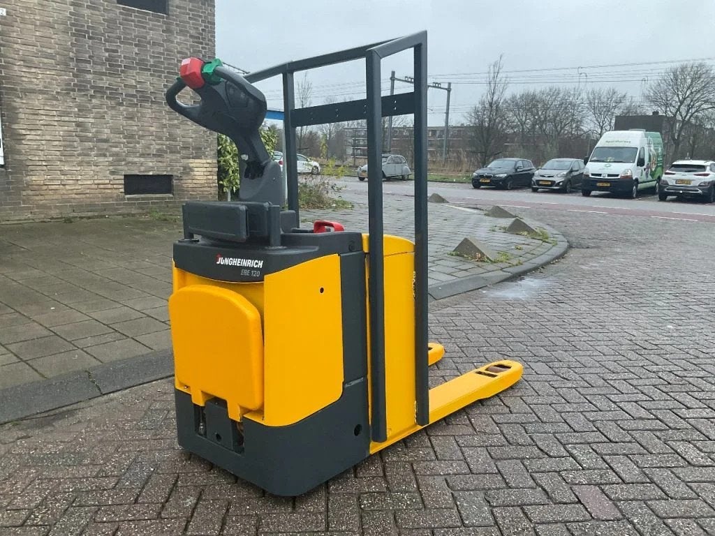 Jungheinrich ERE120 2000KG BREDE PALLETWAGEN / HEFTRUCK, Autre propulsion, Jungheinrich, Transpalette, Marconistraat 2
3133KL  Vlaardingen, NL