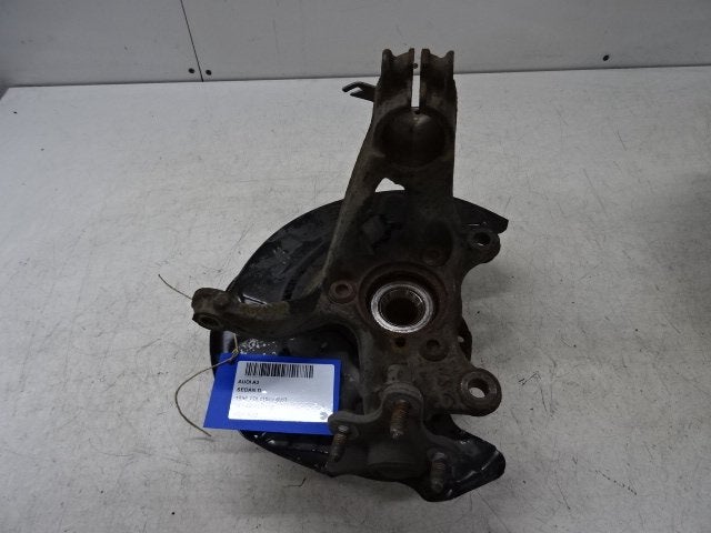 WIELNAAF LINKS VOOR Audi A3 Limousine (8VS / 8VM), Gebruikt, Audi