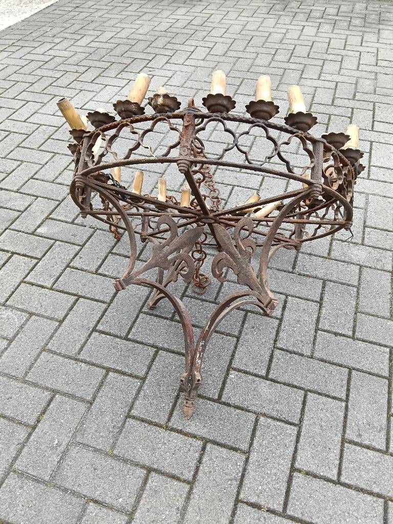 Kerkkandelaar van gietijzer in verweerde staat, Antiek en Kunst, Ophalen, Overige materialen