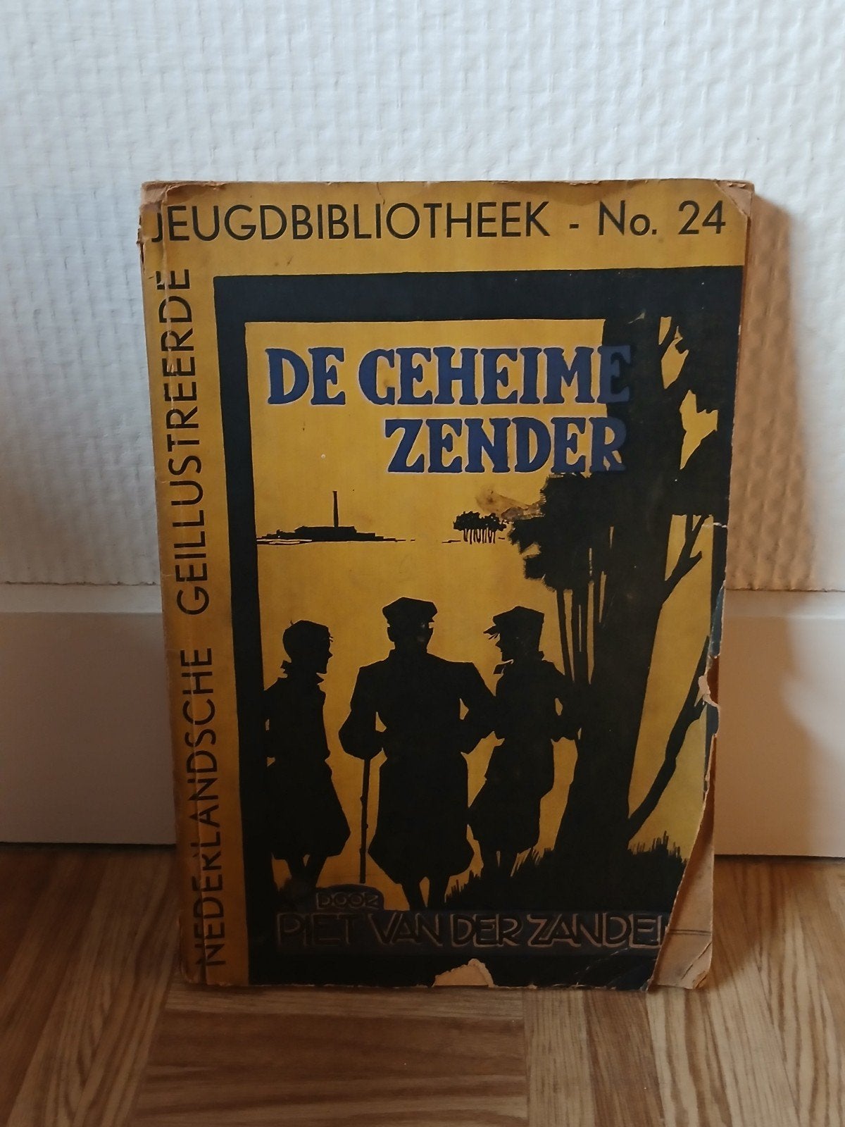 De geheime zender - Piet Van Der Zanden, Ophalen of Verzenden, Gelezen, Piet Van Der Zanden