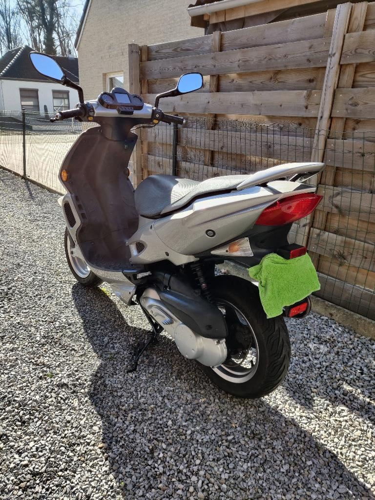 Peugeot Speedfight 2 100cc, Fietsen en Brommers, Ophalen, Zo goed als nieuw, 100 cc, Speedfight