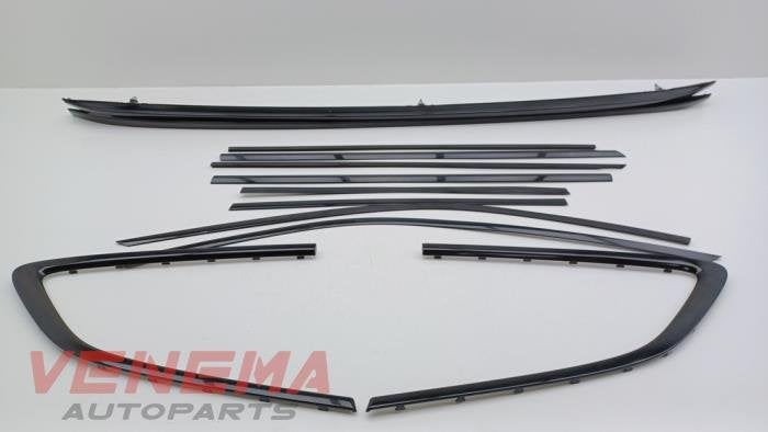Bande décorative d'un BMW 3-Serie, Autos : Pièces & Accessoires, -, 3 mois de garantie, Utilisé, -