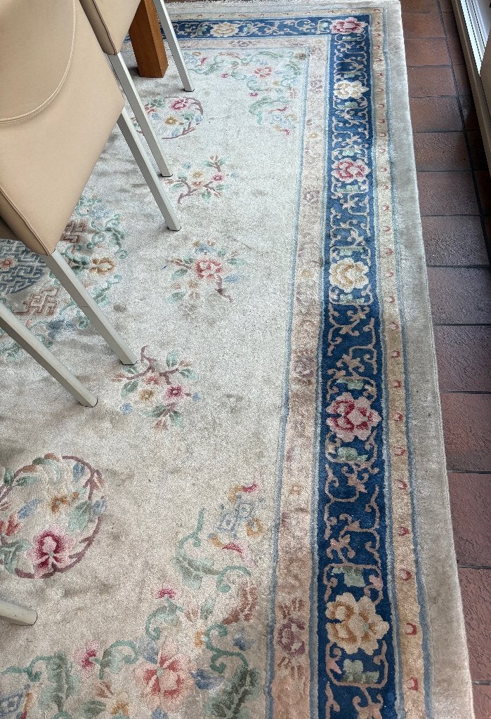 Gratis tapijt met mooie bloemmotieven, Maison & Meubles, Ameublement | Tapis & Moquettes, Enlèvement, Bleu