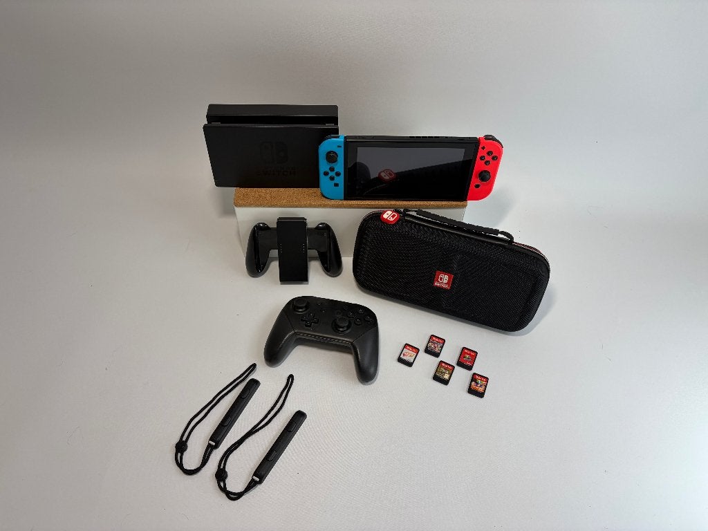 Nintendo switch + Pro controller + Games, Games en Spelcomputers, Spelcomputers | Nintendo Switch, Gebruikt, Switch Original, Met 2 controllers
