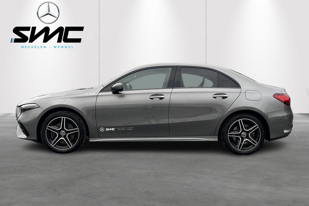 Mercedes-Benz A-klasse A 250 e AMG Line, 4 deurs, Stof, Gebruikt, Zwart