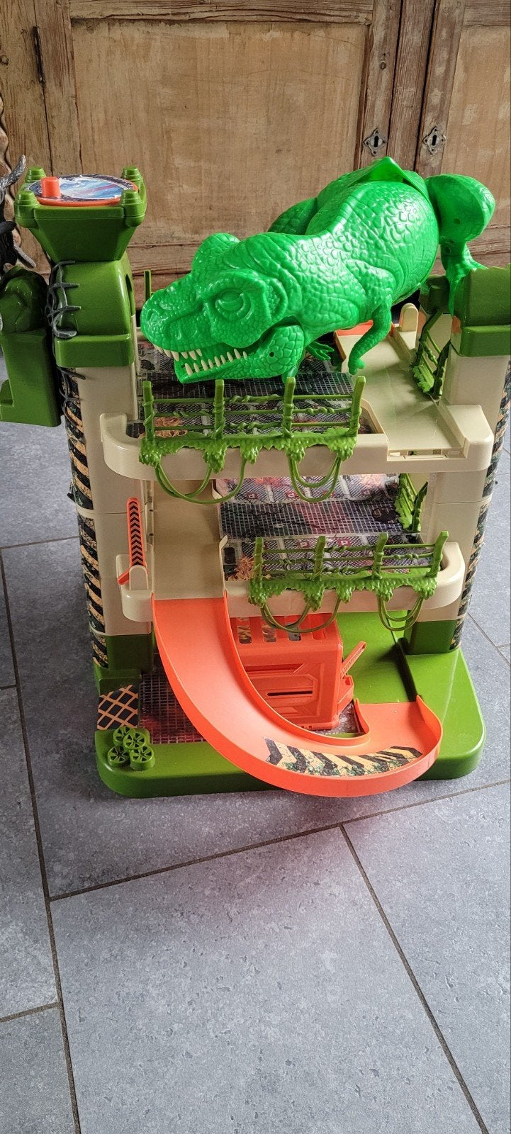circuit enfant dinosaure, Enlèvement