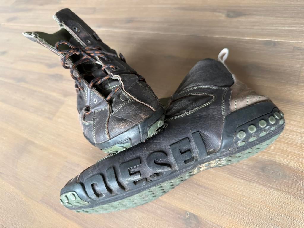 Bottines design DIESEL - taille 43 - bon état, Vêtements | Hommes, Chaussures, Chaussures à lacets, Brun, Enlèvement, Porté