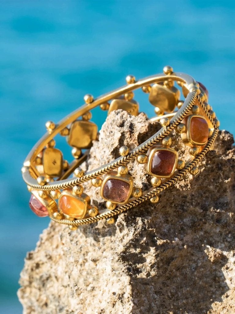 Goossens Natuurstenen manchetarmband — S, Handtassen en Accessoires, Armbanden, Overige materialen, Zo goed als nieuw, Goud, Met edelsteen