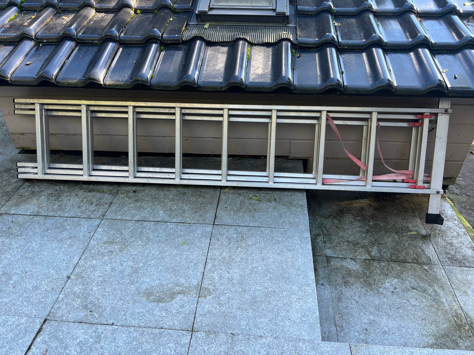 Ladder - 3 secties - EN 131 - maximaal 150 kg, Ophalen, Zo goed als nieuw, Grijs, Metaal