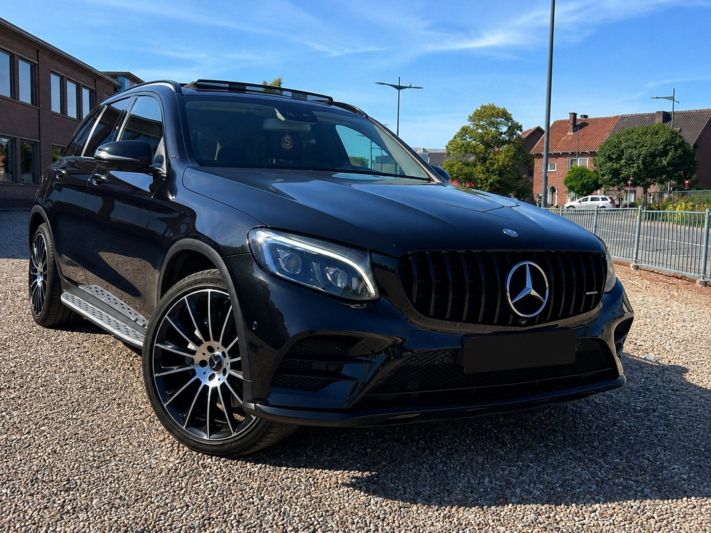 Mercedes-Benz GLC 250 d 4MATIC AMG – 2017 – 171.000 km., Auto's, Automaat, 4 cilinders, 2500 kg, Zwart