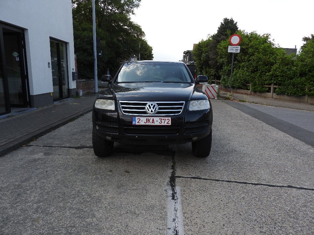 VW Touareg 4.2l v8 lichte vracht voor opmaak., Auto's, Automaat, 4172 cc, Zwart, Leder