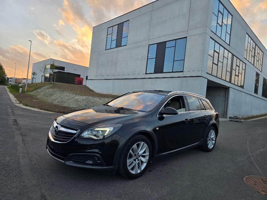 Opel Insignia Sport 2.0cdti - 4x4 - AUTOMAAT - 06/2015, Auto's, Opel, Automaat, Beige, 2000 kg, Zwart