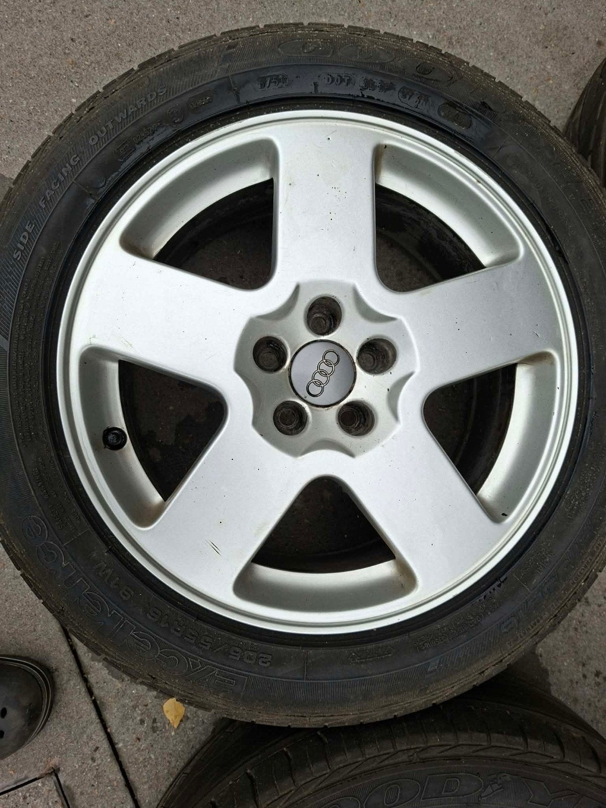 4 jantes 16" origine Audi TT mk1 pneus hs 2 jantes aluminium, Autos : Pièces & Accessoires, Pneus hiver, 16 pouces, Pneu(s), Enlèvement