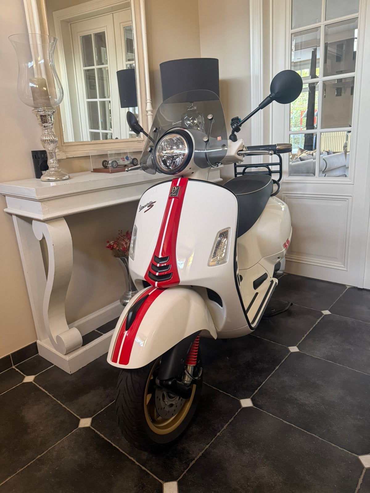 Prachtige Vespa GTS 300 Racing Sixties, Fietsen en Brommers, Ophalen, Zo goed als nieuw