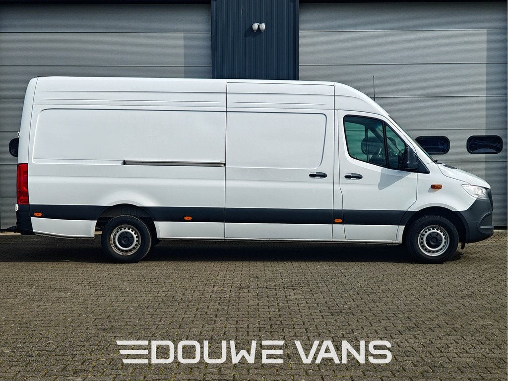 Mercedes-Benz Sprinter L3 H2 Automaat MBUX 10.25 Camera Carp, Auto's, Automaat, Gebruikt, 4 cilinders, 2800 kg