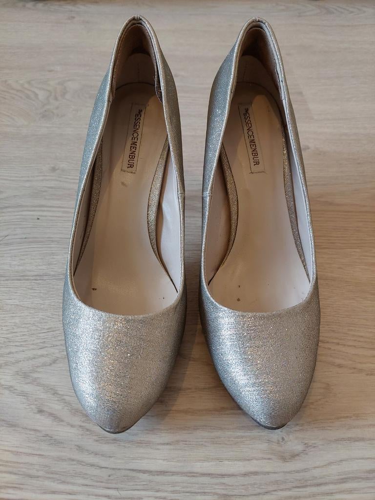 Gouden hakken - Menbur - Maat 39, Ophalen of Verzenden, Gedragen, Pumps