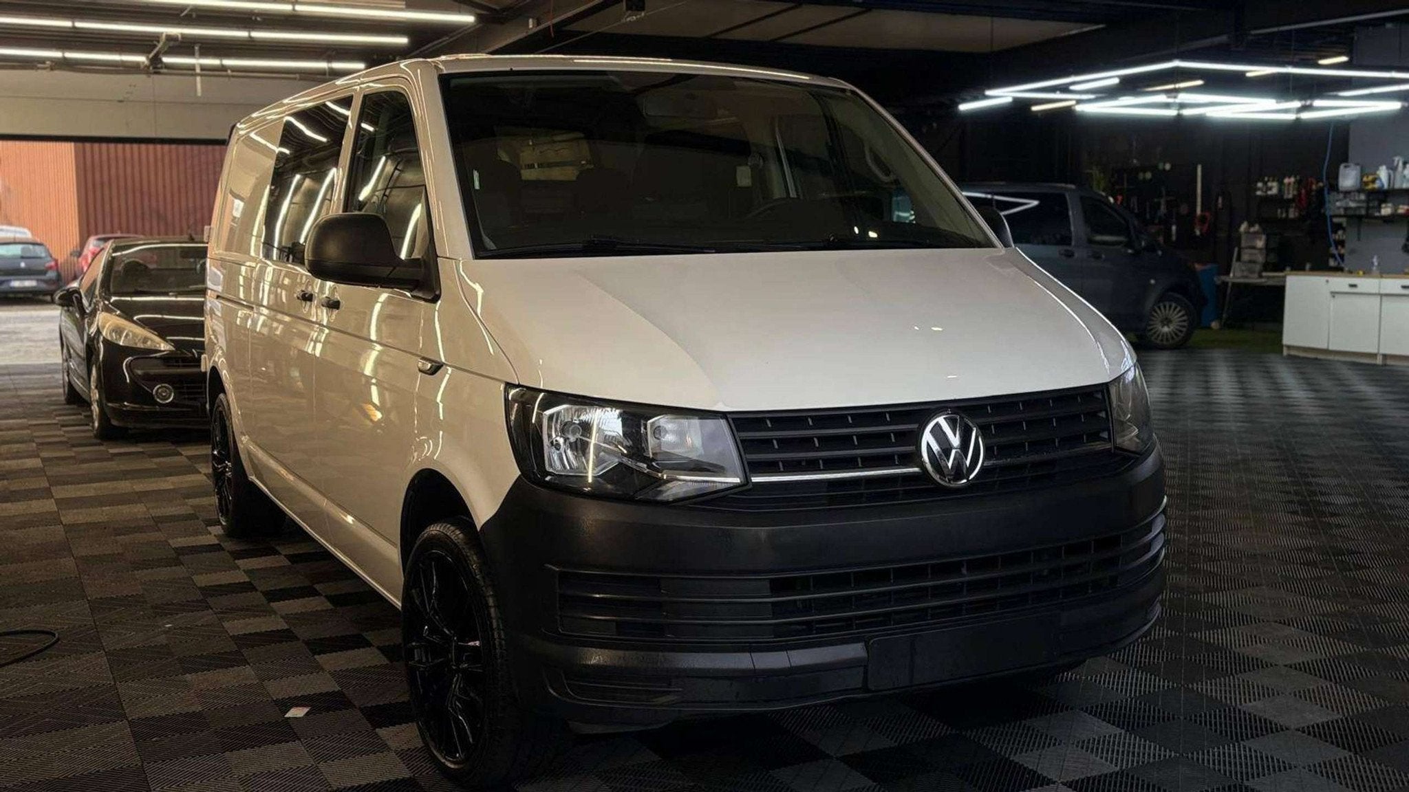 Volkswagen T6 Transporter 2.0 TDi Dubbel cabine 5-zitplaatse, Auto's, 4 deurs, Gebruikt, Zwart, 4 cilinders