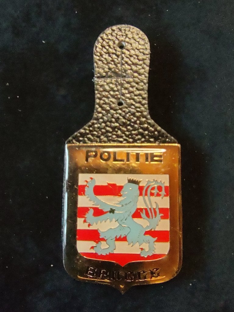 Badge # 40, Collections, Envoi