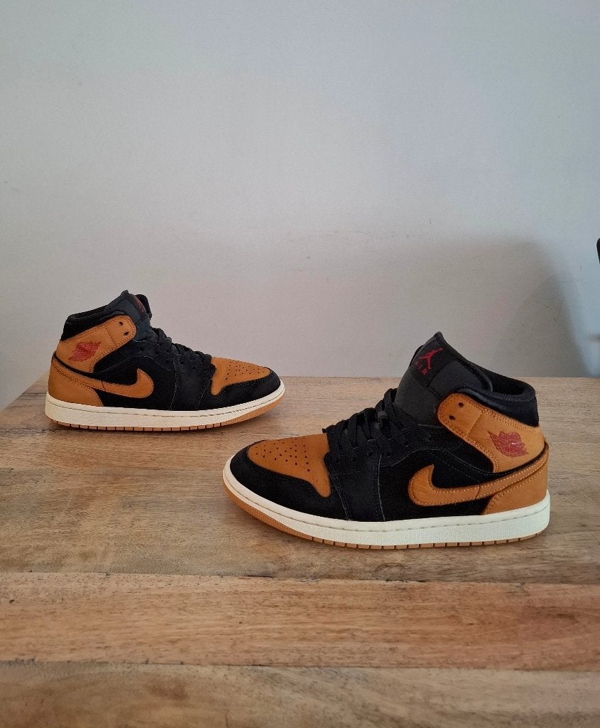 Air Jordan 1 mid Black Flax heren 41 OG, Vêtements | Hommes, Chaussures, Porté, Baskets, Brun, Enlèvement ou Envoi