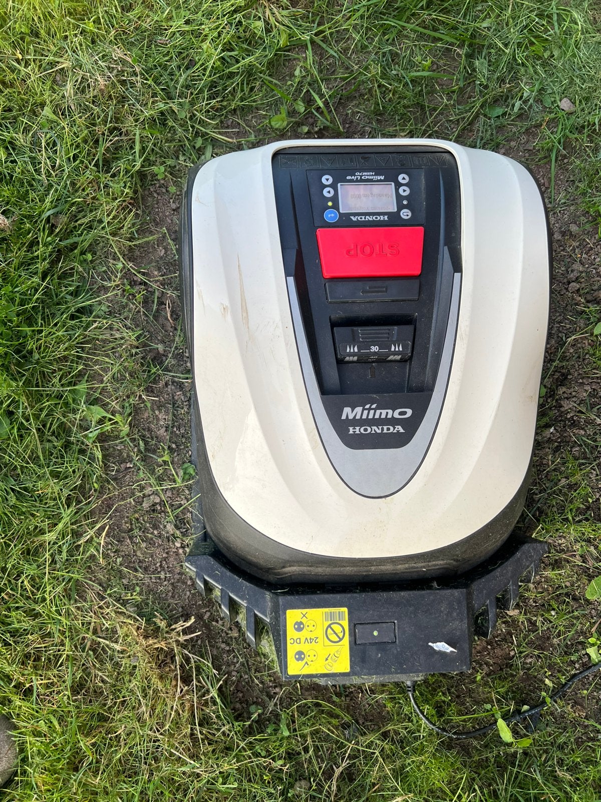 Honda robot miim live 40 mouwer 700 m2, Tuin en Terras, Robotmaaiers, Zo goed als nieuw, Meer dan 25 cm, Bestuurbaar via app, Ophalen
