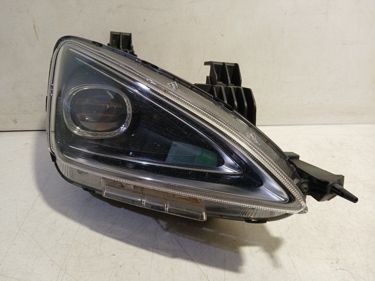 Koplamp rechts Hyundai Nexo, Onderdelen@venauto.nl, Van der Ven Autorecycling B.V., Ettenseweg 76, 4706 PB Roosendaal, The Netherlands