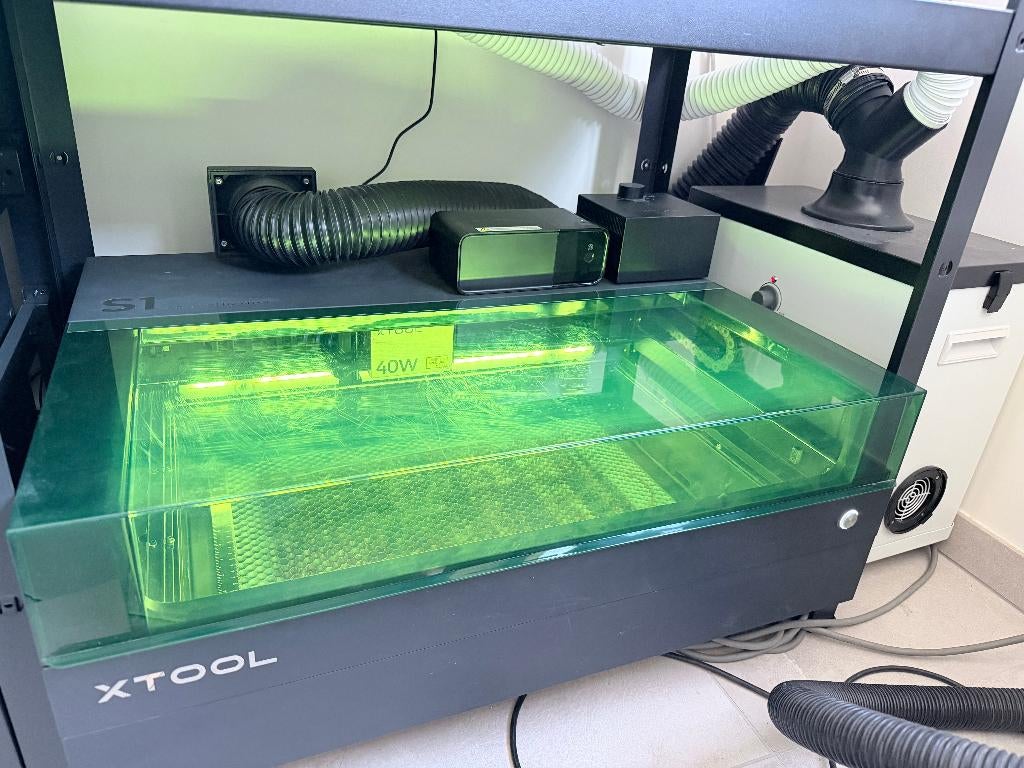 xTool S1 40W - Lasercutter + Smoke Purifier (Incl Addons), Enlèvement, Utilisé