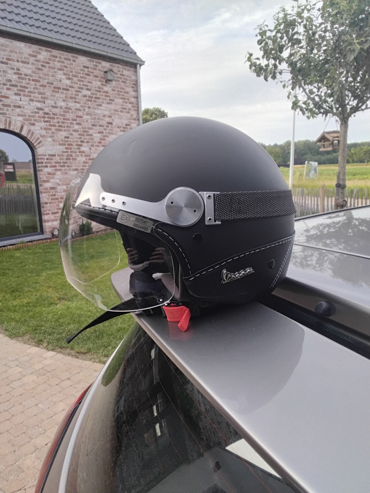 Vespa helm Granturismo, Ophalen