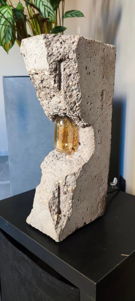 Eigentijdse lamp, Ophalen