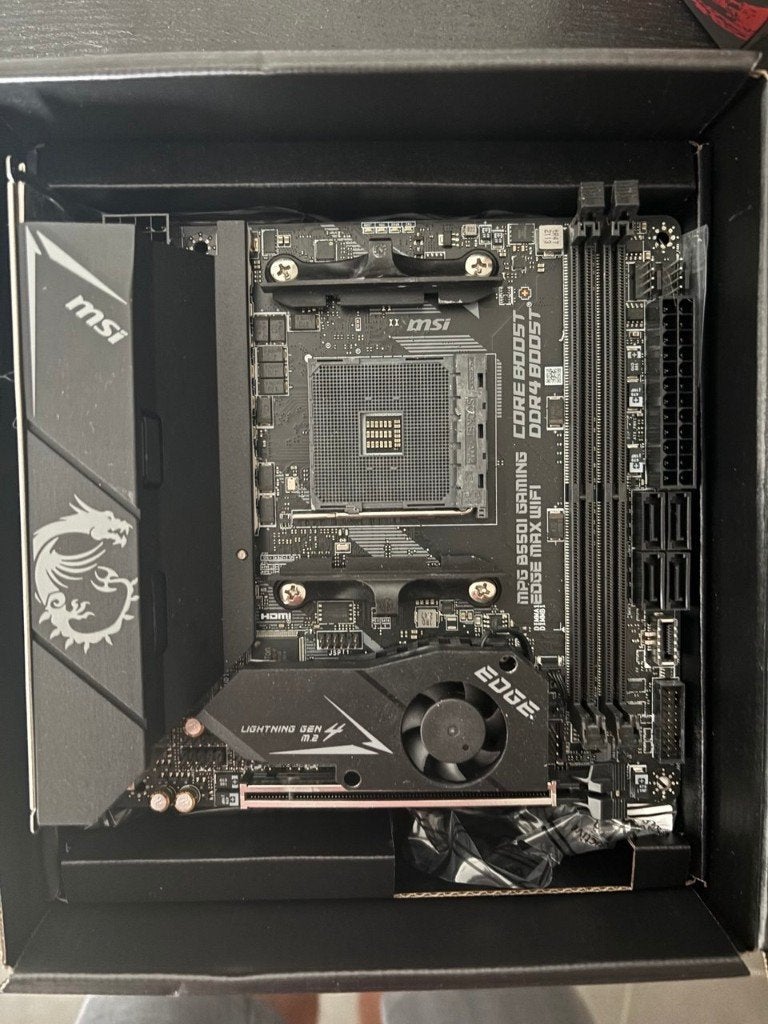 MSI MPG B550I GAMING EDGE MAX WIFI Motherboard 'Mini-ITX, Computers en Software, Moederborden, Mini-ATX, DDR4, Ophalen of Verzenden