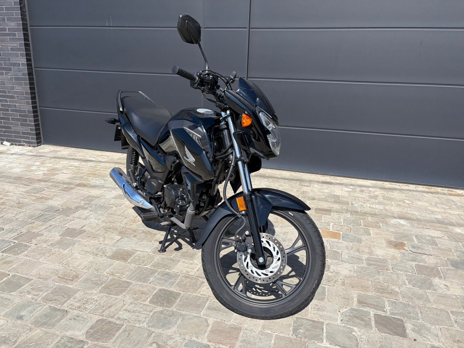 Honda cb125F 2024 met topkoffer, Occasion, Particulier, Toermotor, 11 kW of minder