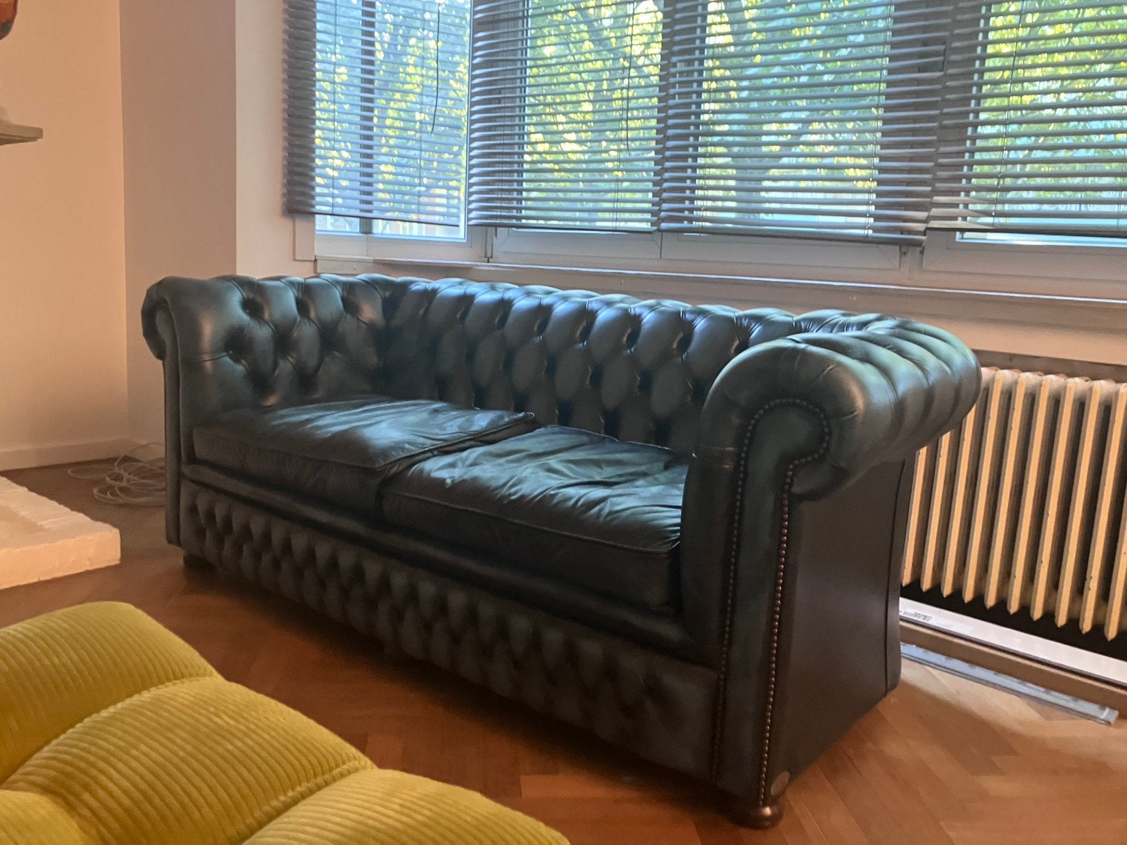 Chesterfield, Huis en Inrichting, Zetels | Zetels en Chaises Longues, Ophalen, Zo goed als nieuw