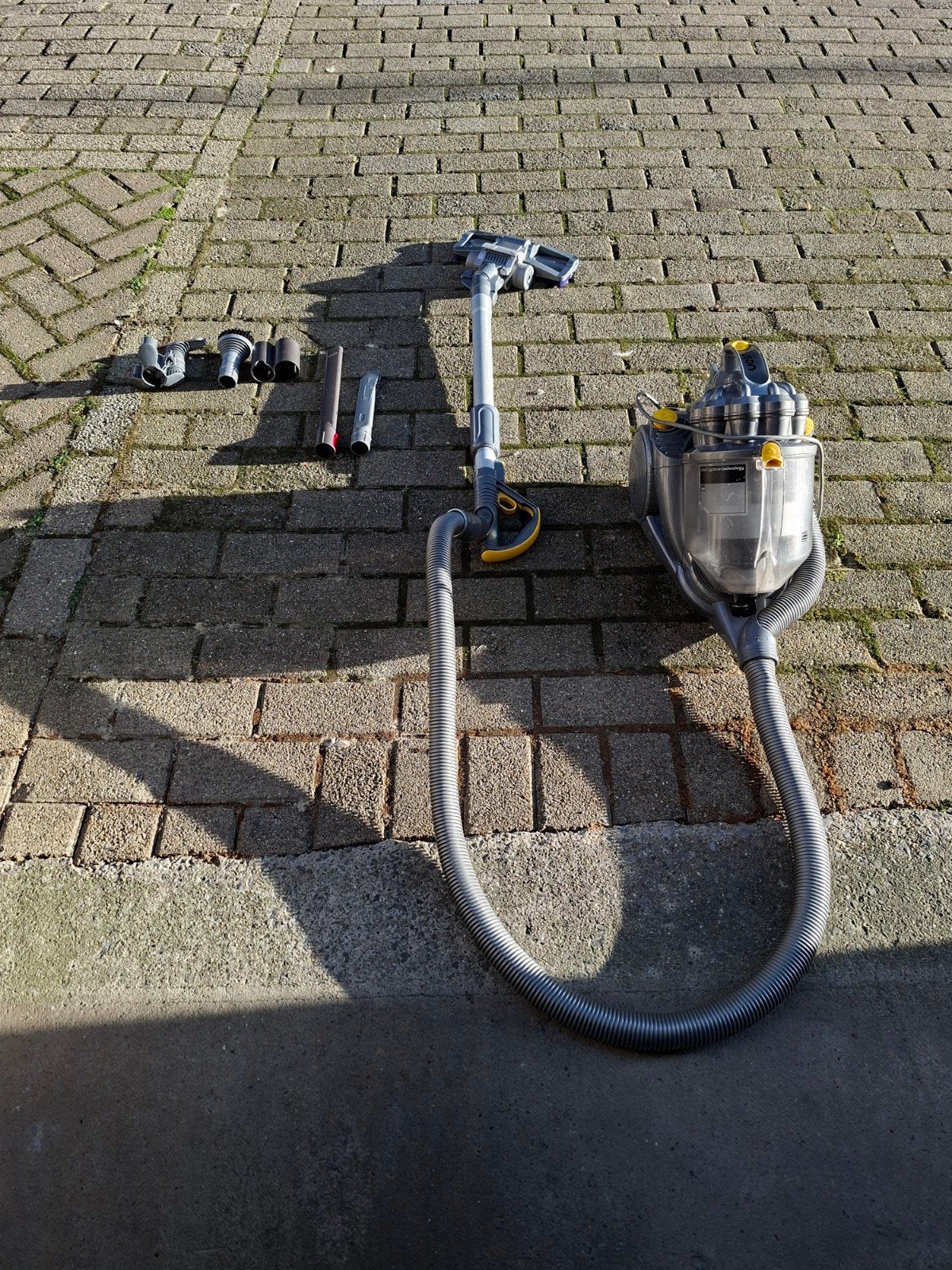 aspirateur dyson, Enlèvement
