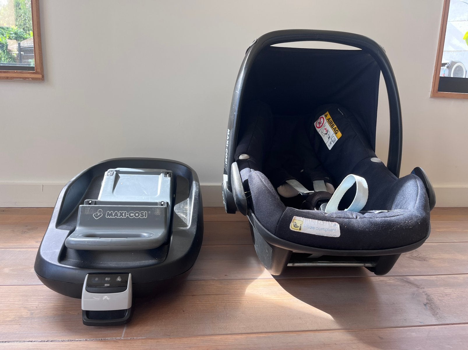 Maxi Cosi Pebbles Plus + Isofix Family Fix + verkleiner, Enlèvement, Utilisé, Isofix, Maxi-Cosi
