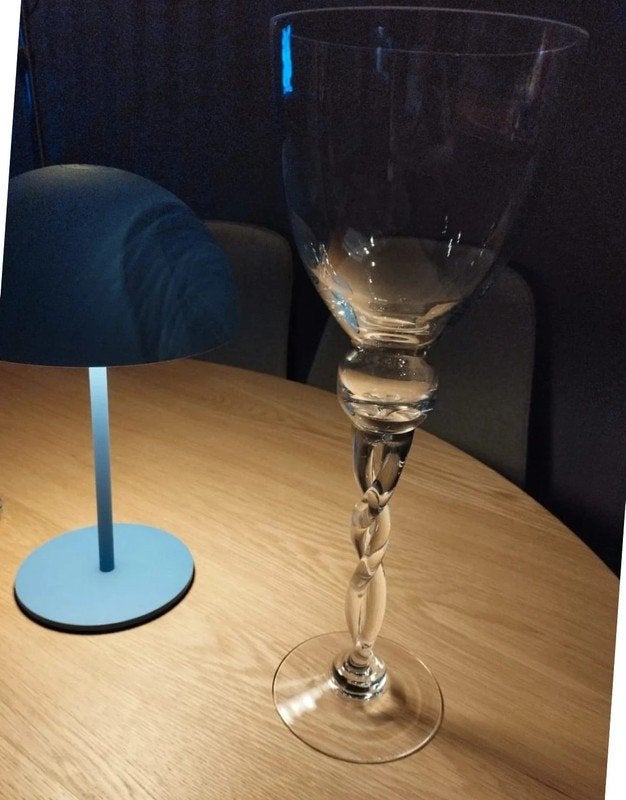 Superbe vase à pied torsadé. Hauteur 40 cm, Enlèvement, Neuf