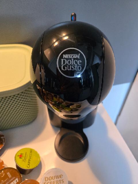 Dolce Gusto capsule machine, Autres modèles, Réservoir d'eau amovible, Dosettes et capsules de café, Comme neuf