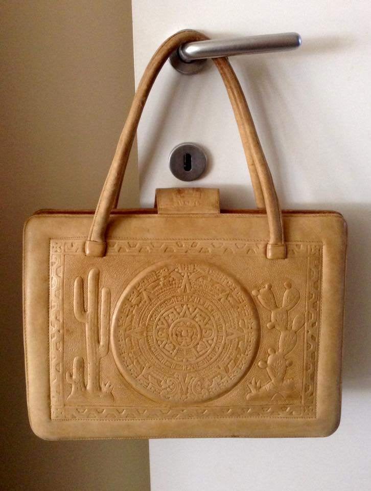 Mexicaanse vintage handtas van leer en bont met reliëf, Ophalen of Verzenden, Gebruikt, Bruin, Handtas