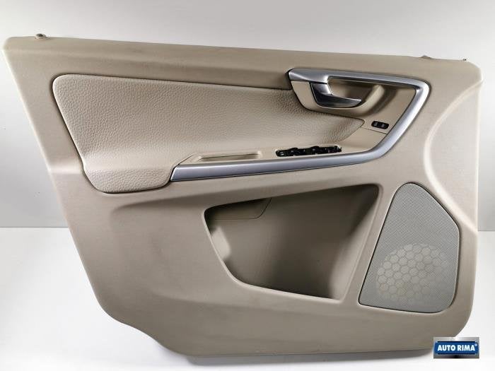 Portierbekleding 4Deurs links-voor van een Volvo XC60, Gebruikt, -, -, Ophalen of Verzenden