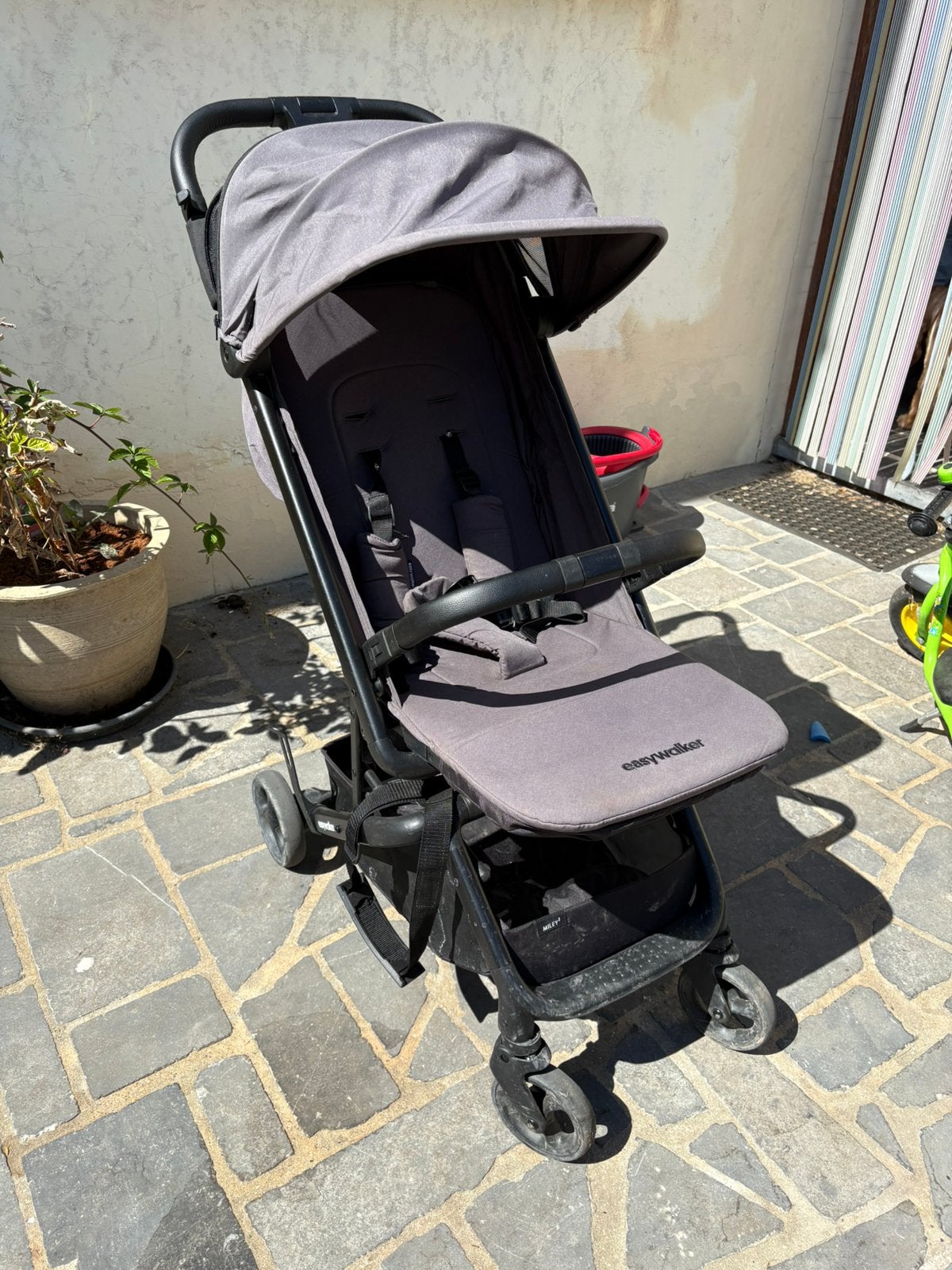 Easywalker miles 2, Enfants & Bébés, Buggys, Enlèvement, Comme neuf, Autres marques, Protection de pluie