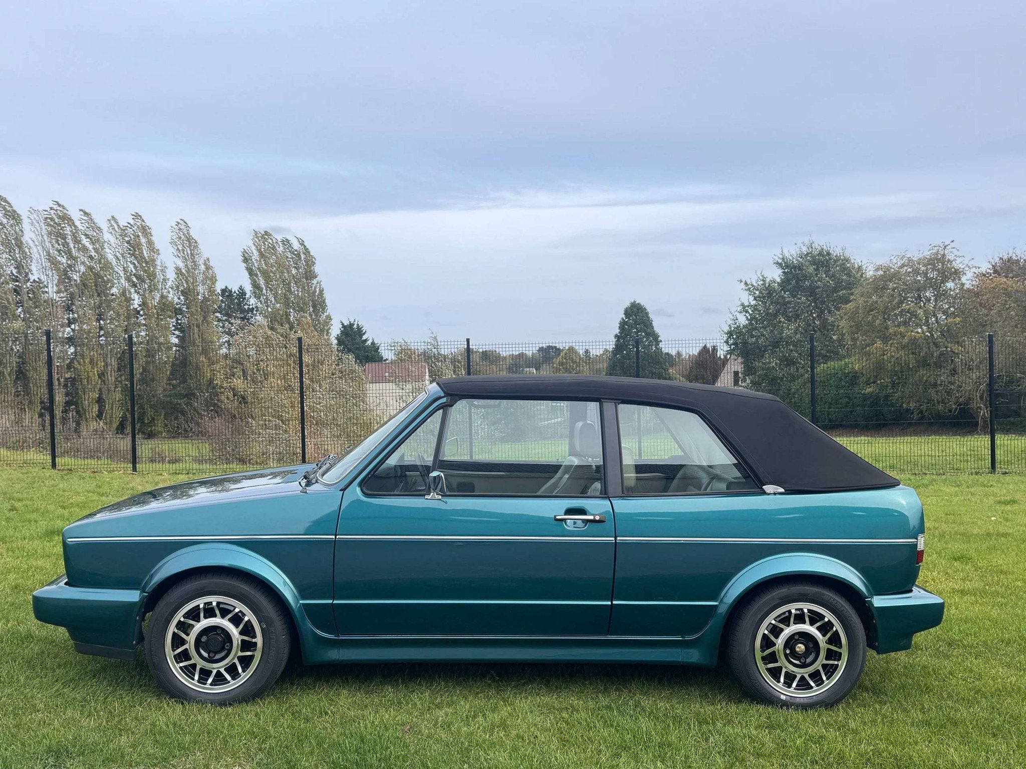 Volkswagen Golf Cabriolet GOLF 1 1.8L 2H 98 CV Manuelle Vert, Auto's, Voorwielaandrijving, 4 zetels, Volkswagen, Leder
